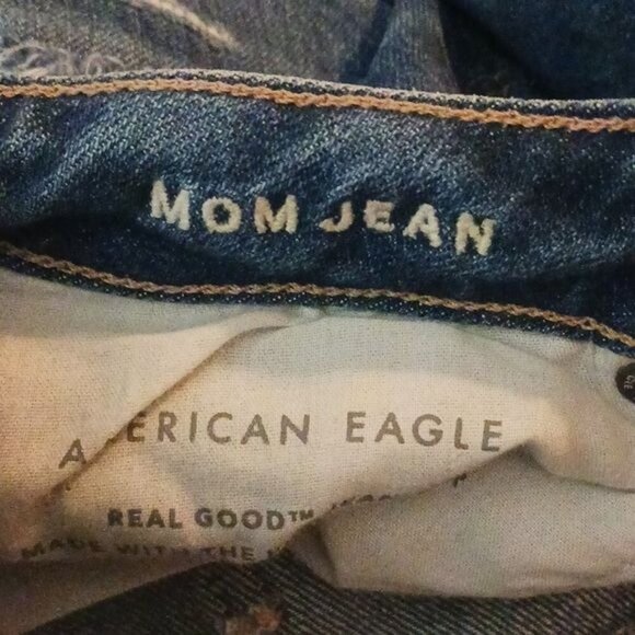 American Eagle Womens 2 Mom Jeans High Rise Distressed Ripped Blue Denim Casual - Picture 6 of 7